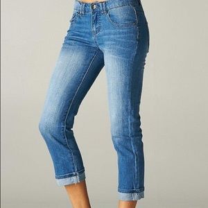 Light wash capris